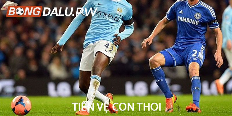 Tiền vệ con thoi